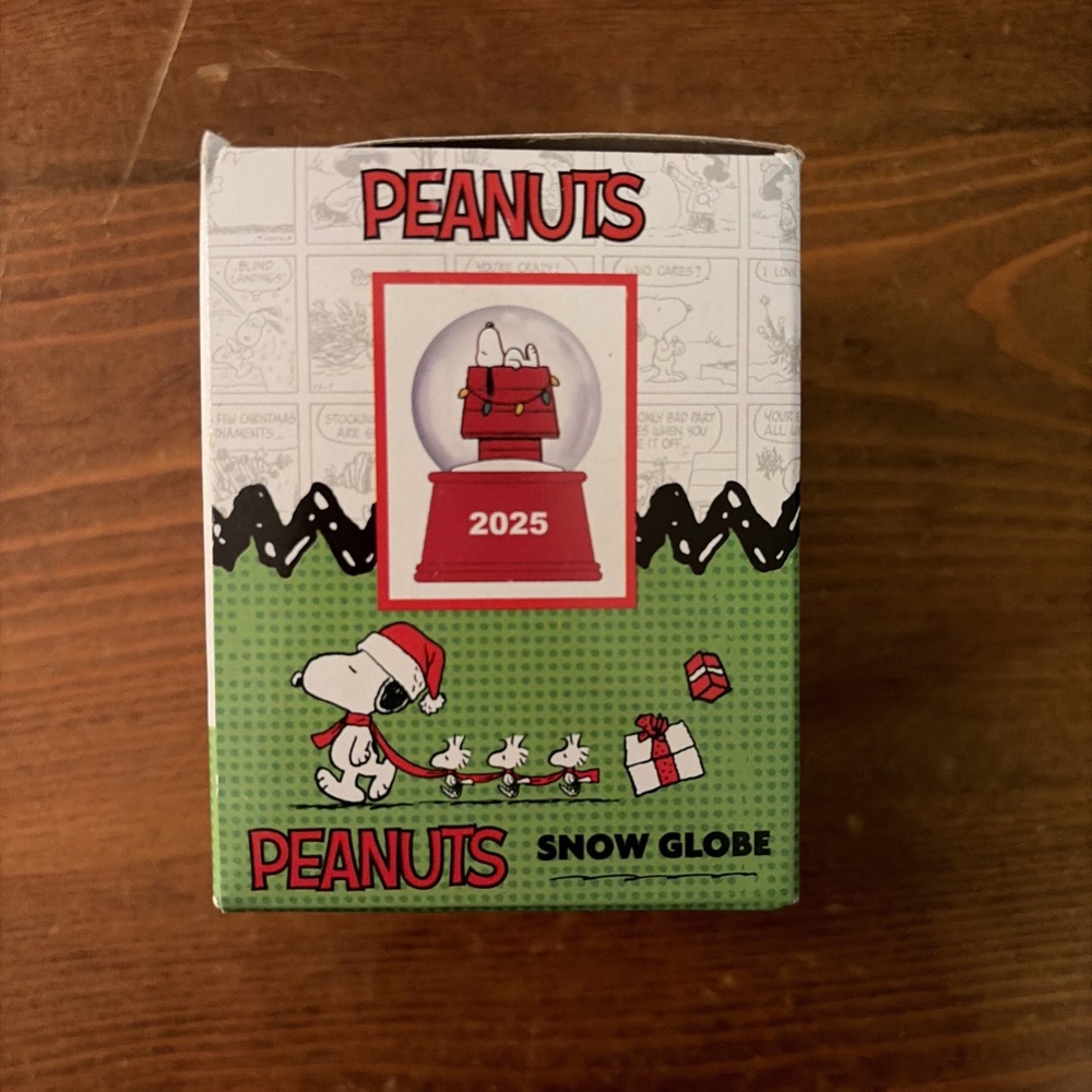 2025 PEANUTS SNOOPY SNOW GLOBE JCPENNEY BLACK FRIDAY GIVEAWAY LIMITED PROMO New‎